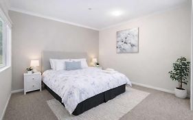 Marina View 1 Bedroom 1Ba Apartment Townsville